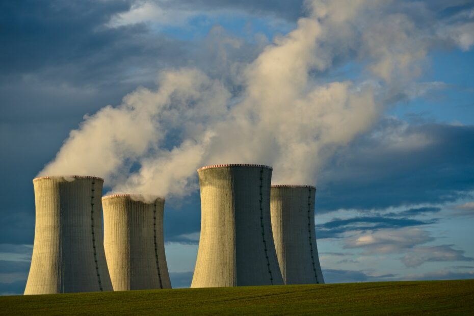 Koeltorens van een kerncentrale in Tsjechië